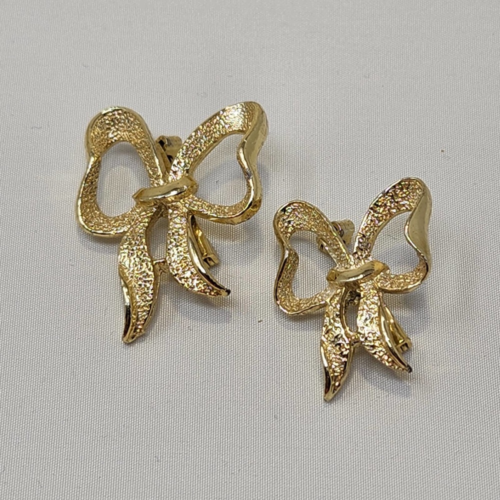 Gerrys Textured Gold Tone Large Small Bow Lot of 2 Brooch Pins Vintage Jewelry